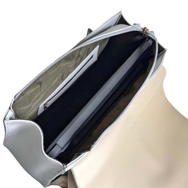 Morral-Giorgia-Luque-gris